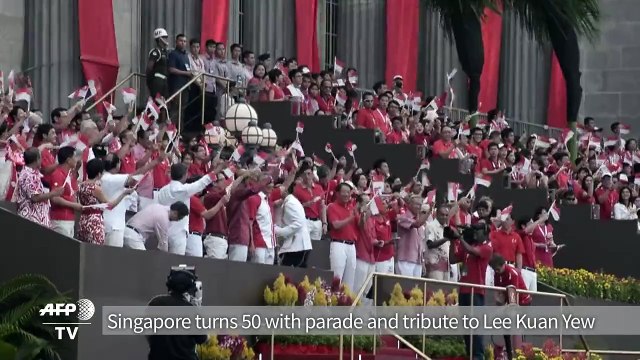 Singapore turns 50 with huge parade, tribute to Lee Kuan Yew