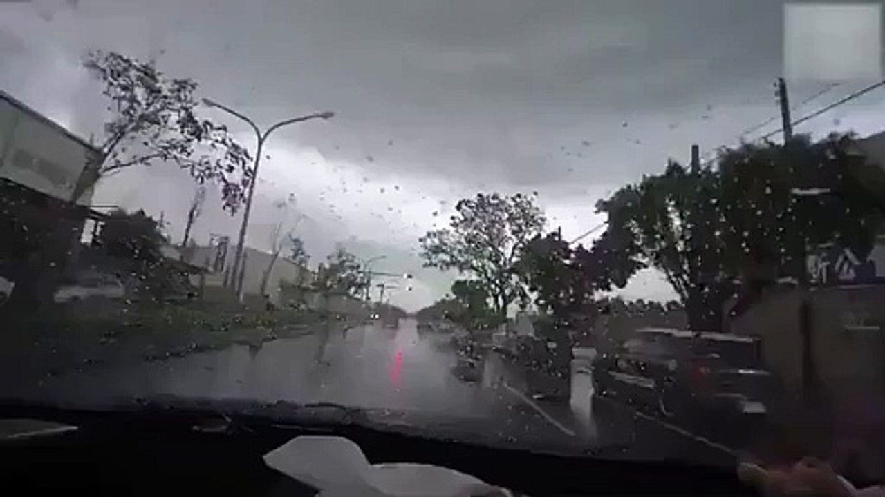 Watch What Happened With This Moving Car in Seconds hit by a small Tornado, Really Shocking