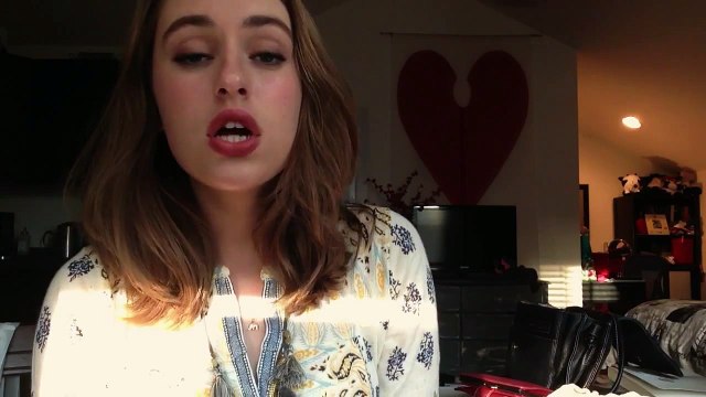 Girl unique voice sounds like it is naturally auto-tuned - Paper Hearts Cover