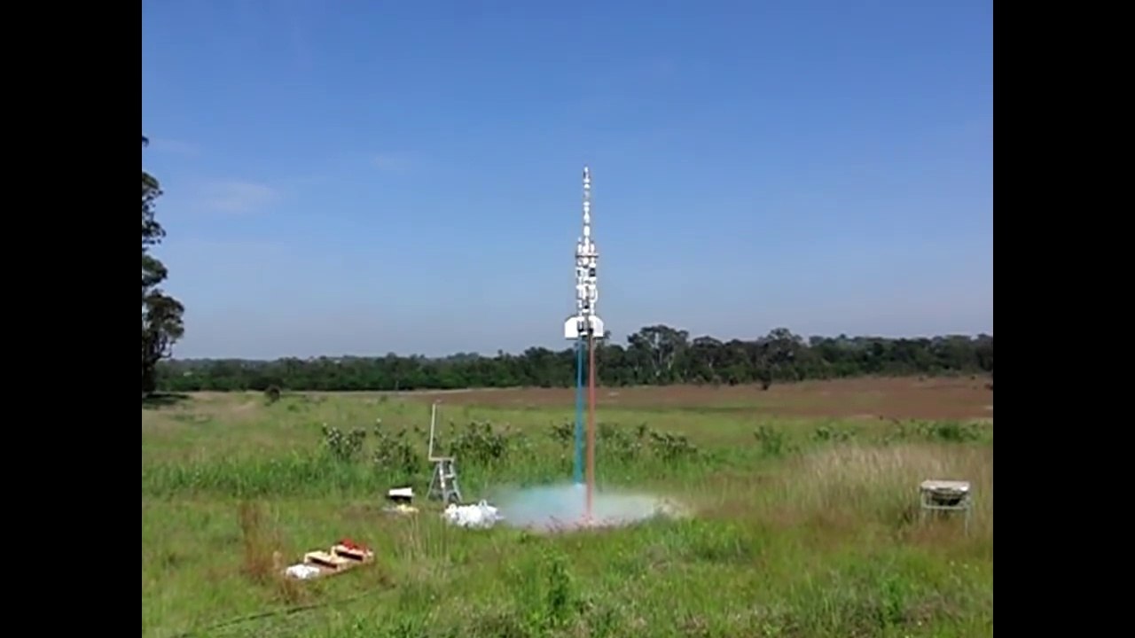 Une fusée à eau qui décolle jusqu'à 260m d'alti...