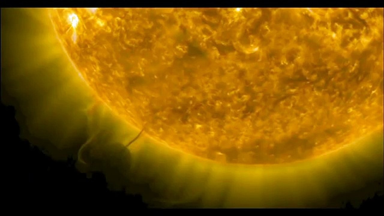 UFO Sucking Energy From The Sun?
