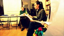 Kader Sevinç,Brüksel'de Rosalia de Castro şiir okuma etkinliğinde 