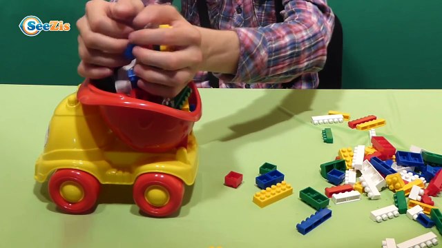 Мультик Клоун Мася и Игрушечный Грузовик Бом строят домик в мультфильме про машинки