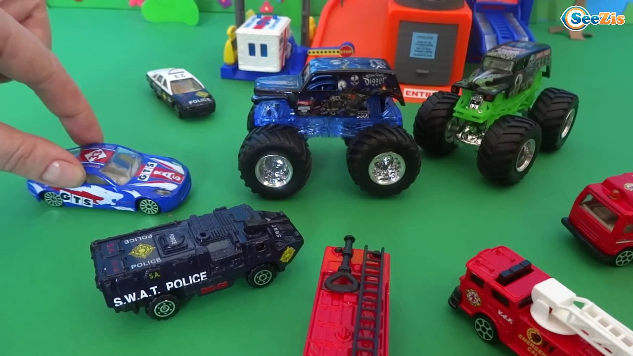 ✔ Мультики про Машинки. Монстр Трак на Детской Площадке ищет Друга.