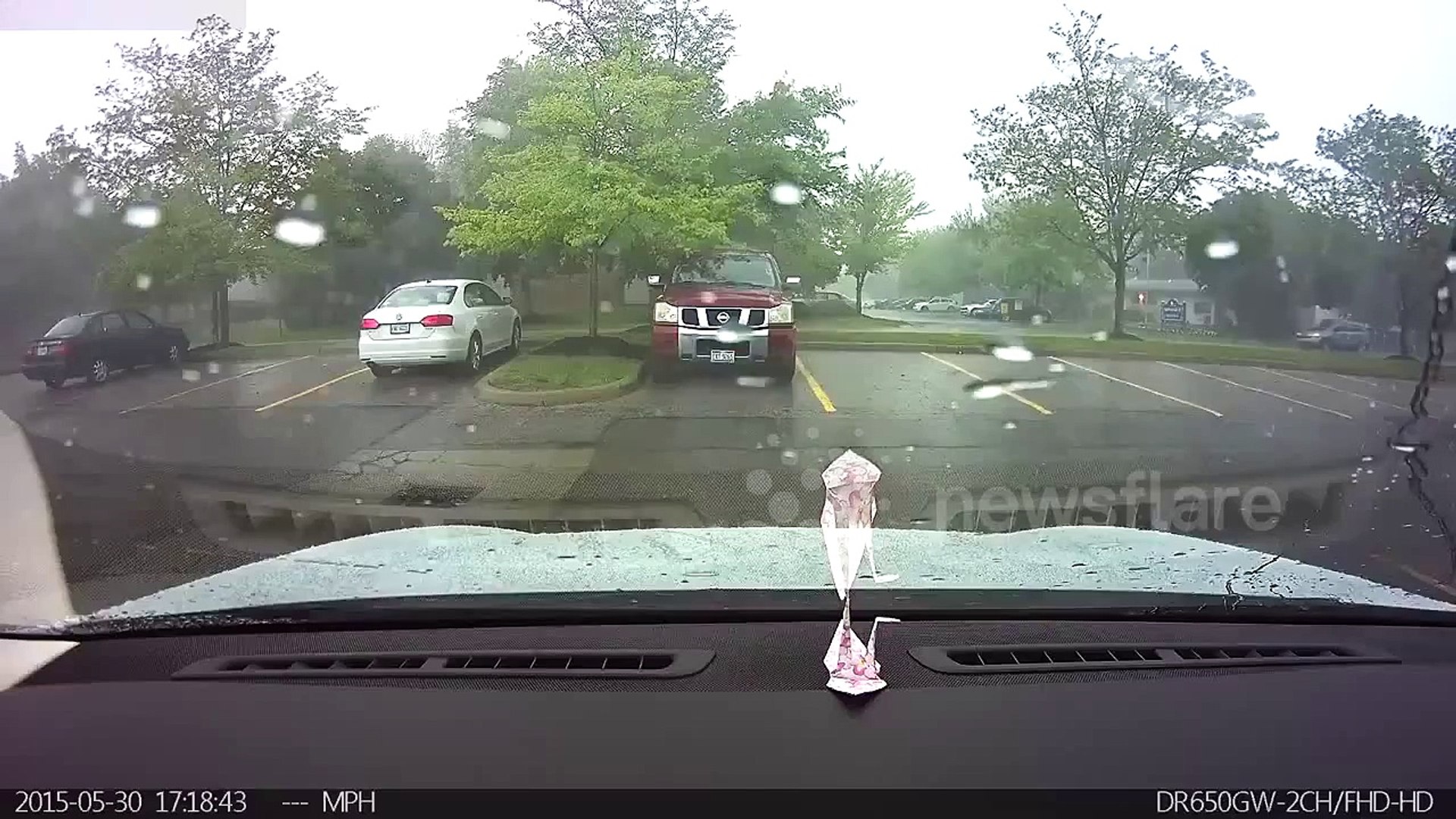 ⁣Lightning hits my Tesla