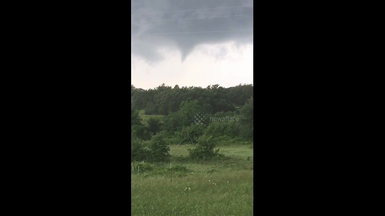 Tornado forms over Texas