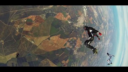 Amazing skydiving tricks