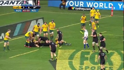 Michael Hooper gagne son duel contre Julian Savea