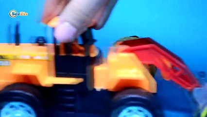 Unboxing Frozen toy eggs, Chupa Chups Maya The Bee  - Tractor Pavlik! Пчелка Майя Киндер Сюрприз