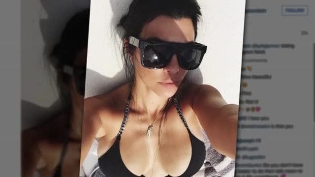 Kourtney Kardashian Shows Off Bikini Bod