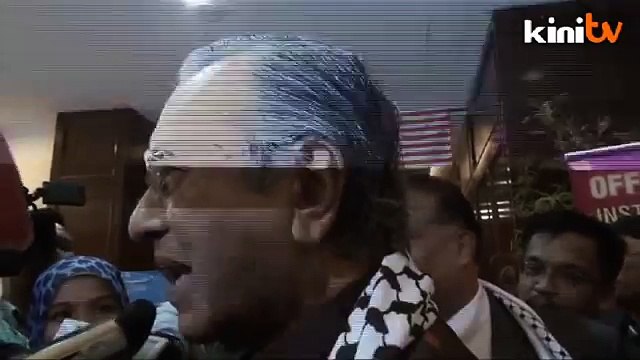 Mahathir: Najib soft and silent on critical issues