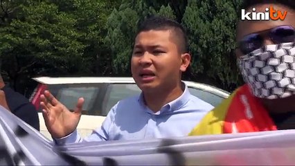 Eight pro-Khalid demonstrators show up outside state building