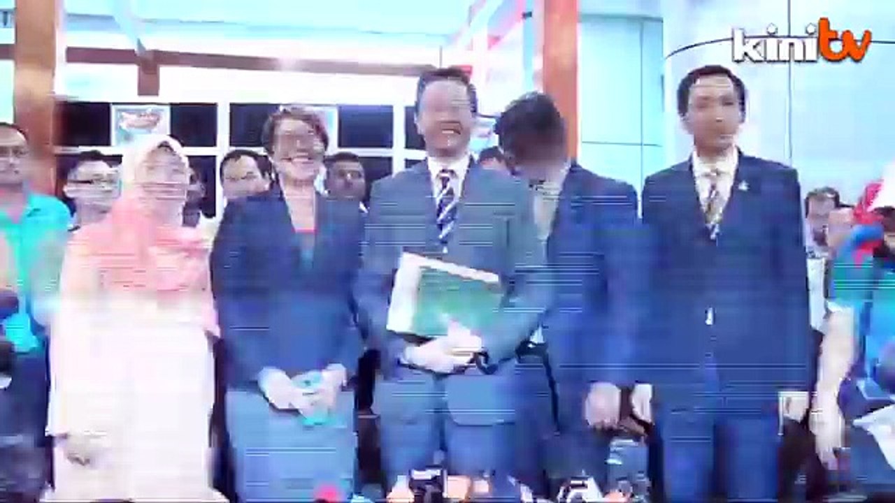 Bekas exco PKR, DAP desak Khalid undur cara terhormat