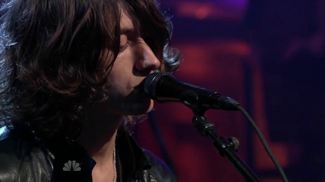 Arctic Monkeys - Crying Lightning (Live on Jimmy Fallon)