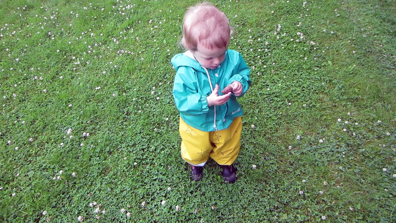 2015-07 Lukas dans le jardin