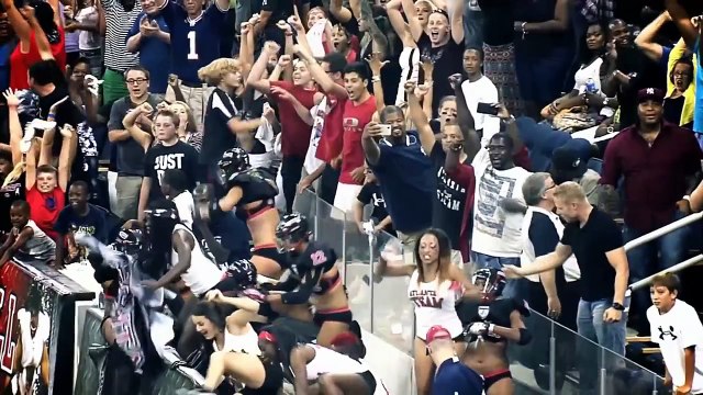 LFL Legends football league GIRLS ATTACK hits and fights !