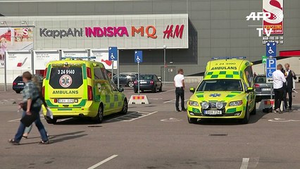 Suecia: Dos personas mueren apuñaladas en supermercado [VIDEO]