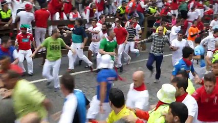 Doble cornada en Telefónica en el quinto encierro de San Fermín 2015
