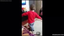 UN Niño BAILANDO CON MUCHO ESTILO GRACIOSO HUMOR RISAS AGOSTO 2015