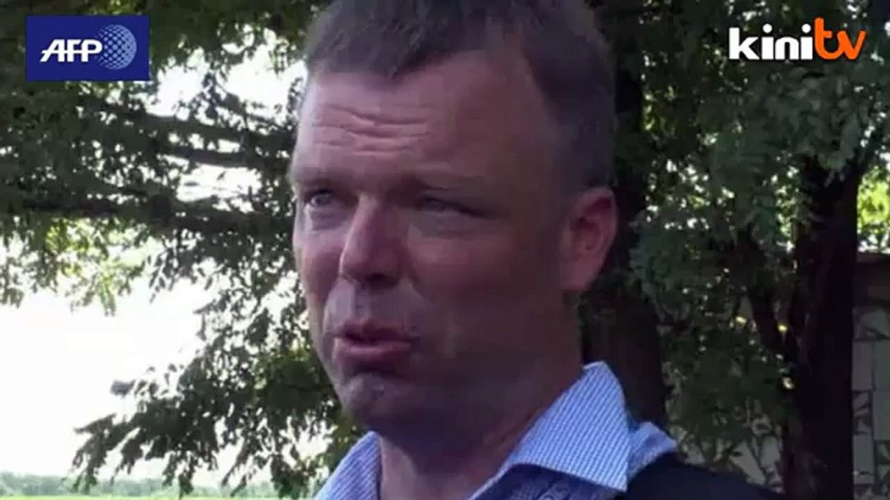 Di sebalik bedilan, banyak lagi mayat mangsa MH17 dijumpai