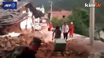 Ratusan terbunuh dalam gempa bumi di barat daya China