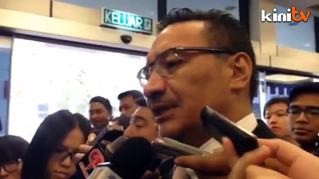 Hisham: Najib tongkah arus bawa mayat MH17 balik