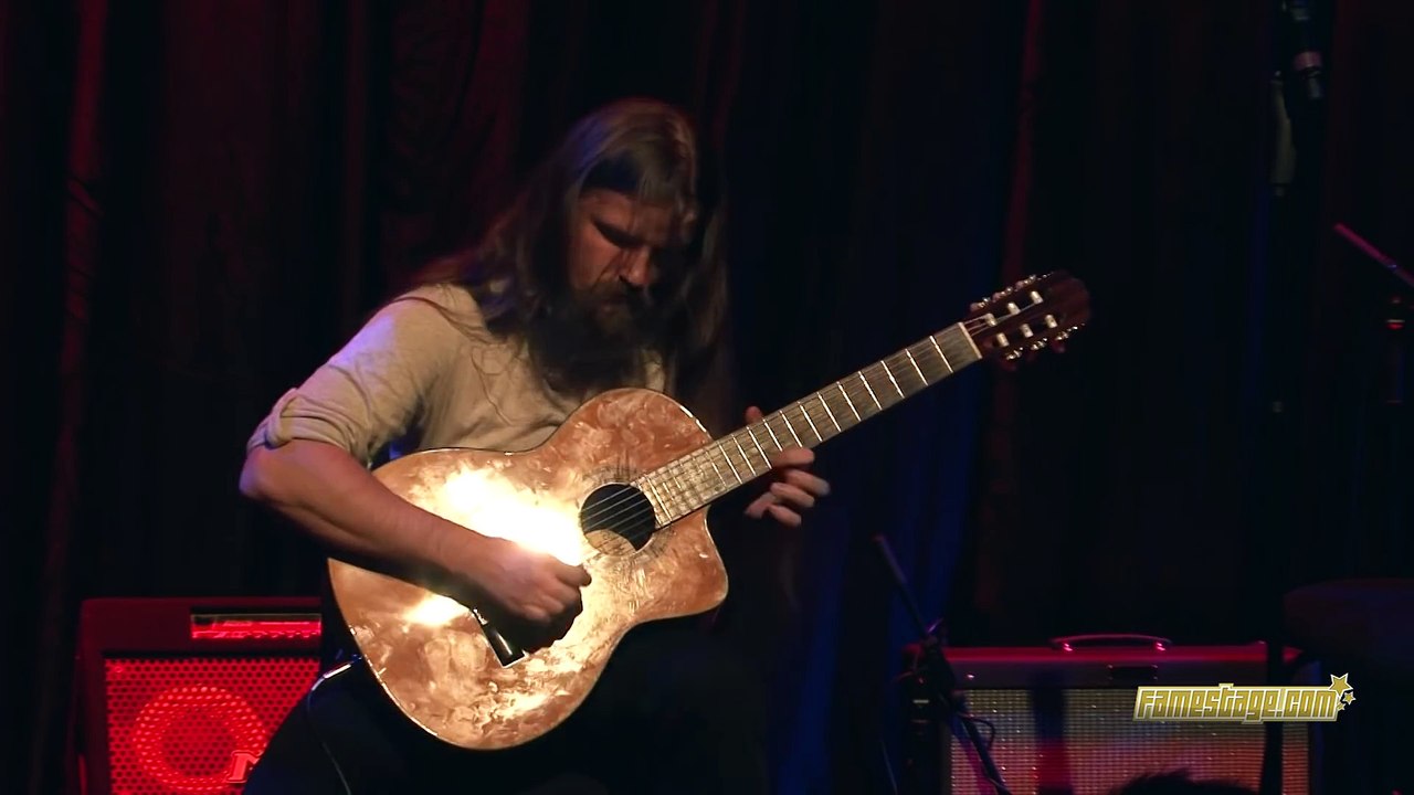 Mariusz Goli LIVE ( worlds best street guitarist) London Hippodrome March 2014