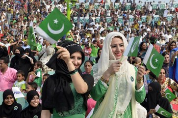 Pakistani Song - Must Watch - Baat To Sari Lagan Ki Ha Ye Matti Apney Wattan Ki He Ye Mitti Rab Ki Nemat Hai - Shafqat Amanat Ali Khan