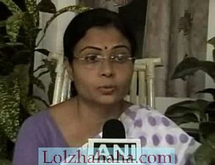 Monkey adopts kitten - SO CUTE