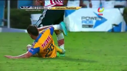Fútbol Mexicano: Carlos Salcido sufrió terrible (VIDEO)
