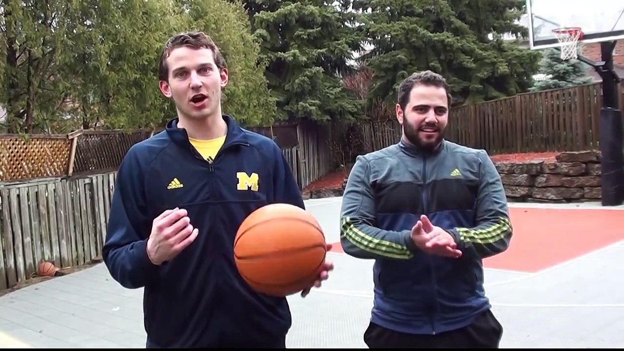 Sous la pluie, Nik Stauskas rentre 70 shoots à trois points sur 76 tentatives en 5 minutes