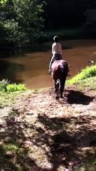 galopade dans la rivière