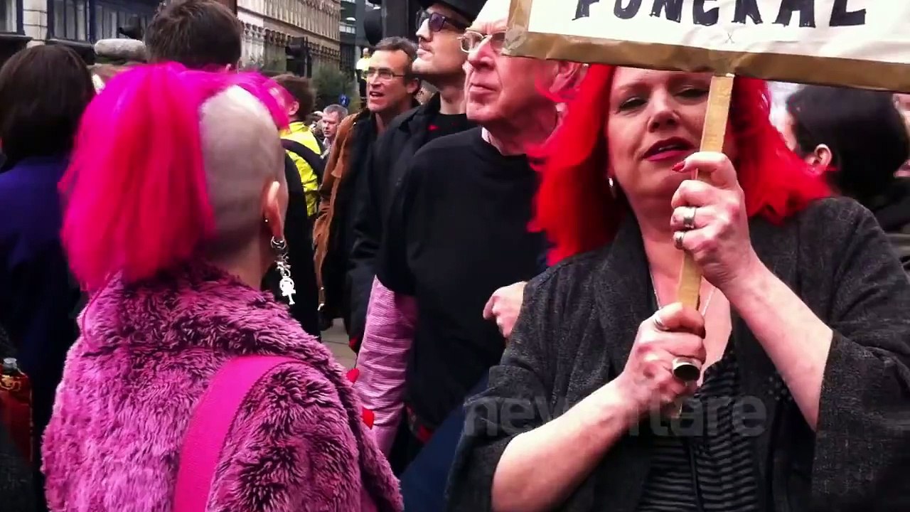 Protestors at thatcher funeral