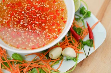 How to make Vietnamese dipping sauce "nuoc cham" - Cách pha nước chấm