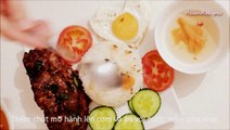 Vietnamese grilled pork chop with broken rice - Com tam suon nuong