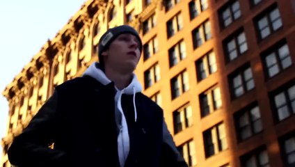 Machine Gun Kelly - Salute