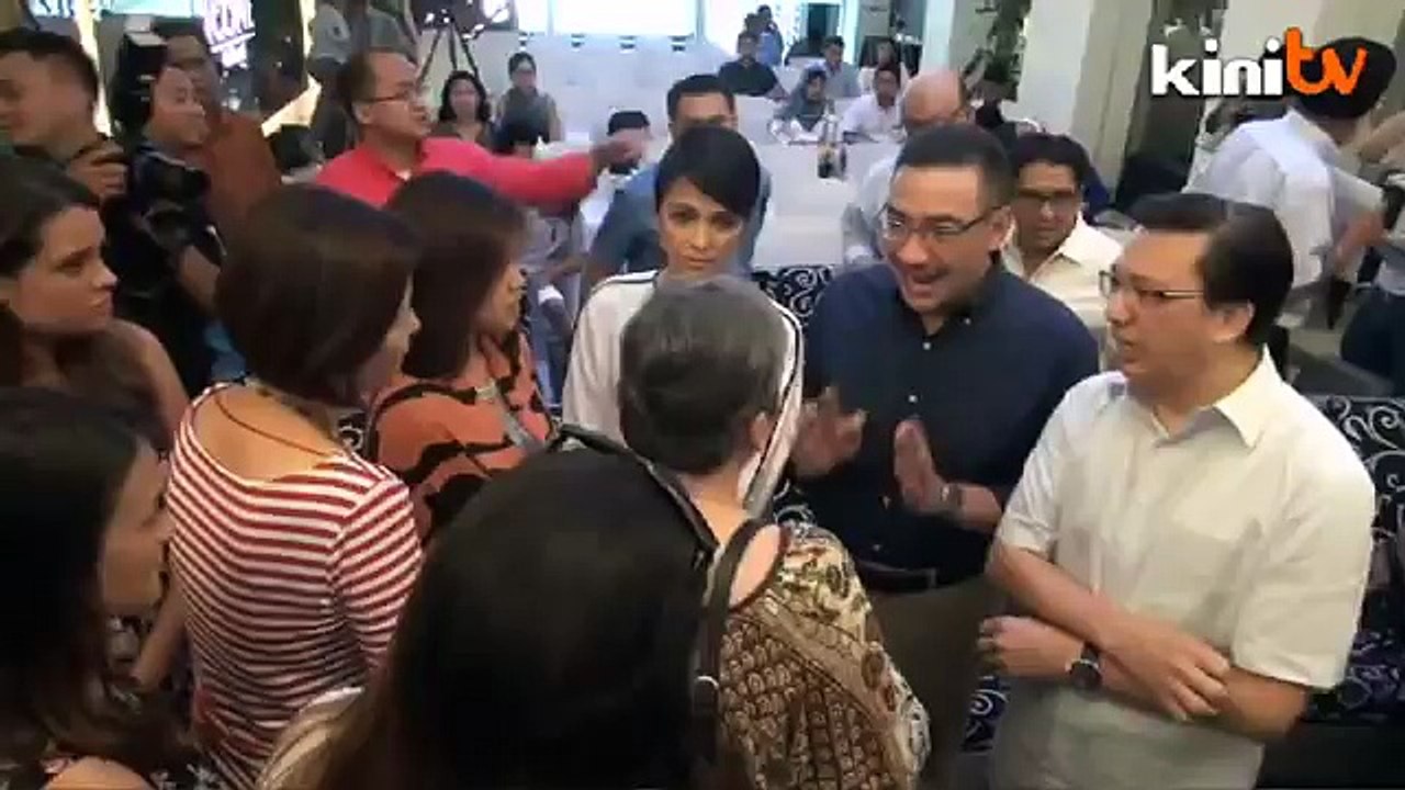 Hisham launches MH370 Tribute Exhibition