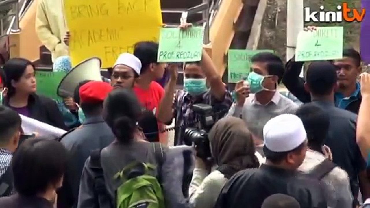 UM students: Give us back our academic freedom