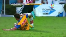 Fútbol Mexicano: Carlos Salcido sufrió terrible (VIDEO)