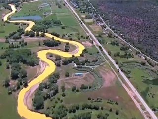 হলুদ হয়ে গেলো নদী!