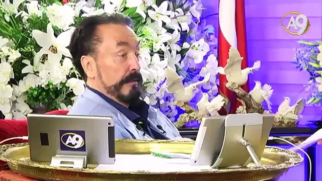 Hadislerde Hz. Mehdi (as)'ın bekar olacağı, İsa Mesih'in ise evleneceği ve çocukları olacağı bildiriliyor.