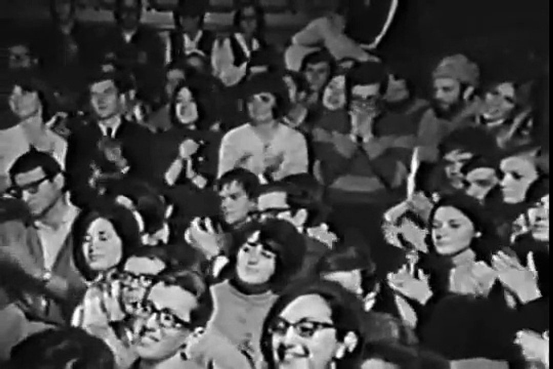 Simon & Garfunkel - Sounds Of Silence (Live Canadian TV, 1966)