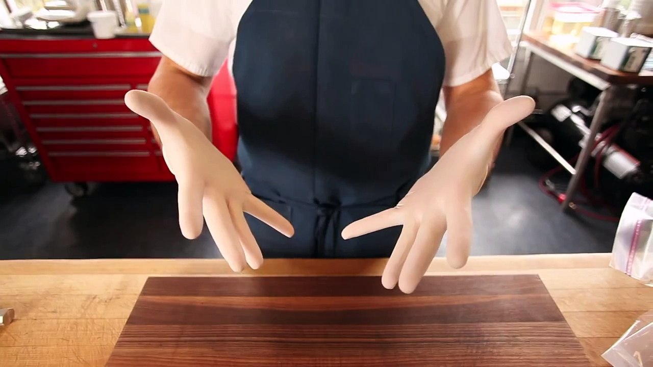 Take Your Gloves off Like a Pro Chef