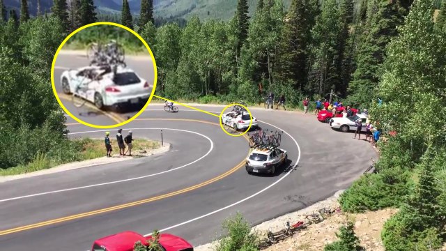 Un cycliste ne voit pas le virage en épingle et percute violemment une voiture