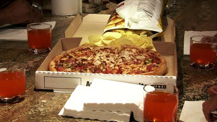 How to save and spend money at college