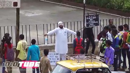 When a Muslim Opened his Arm for Hug in India What Happened