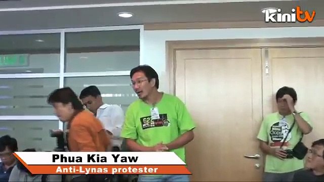 Penunjuk perasaan: Sambil digari kami dihantam di lori polis