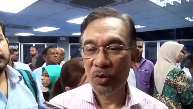 Anwar: Ganti Khalid bukan pendirian rasmi Pakatan