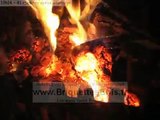 Feu de Briquettes de Bois Compressé  Flammes, Braises et Chaleur Garanties...