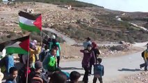 Marcia di solidarietà dei bambini palestinesi della scuola di At-Tuwani, colline a sud di Hebron